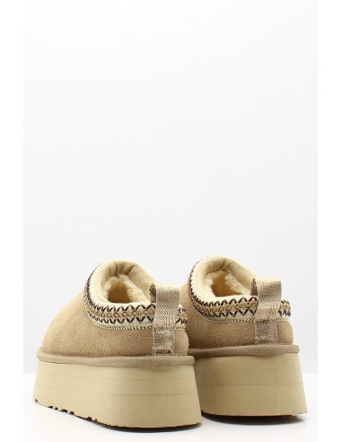 Les mules fourrées Kharisma Dolly en suède beige avec plateforme épaisse