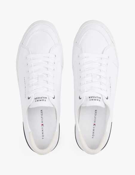 Tommy Hilfiger FM05398-YBS baskets basses en toile blanche - Hylton.fr