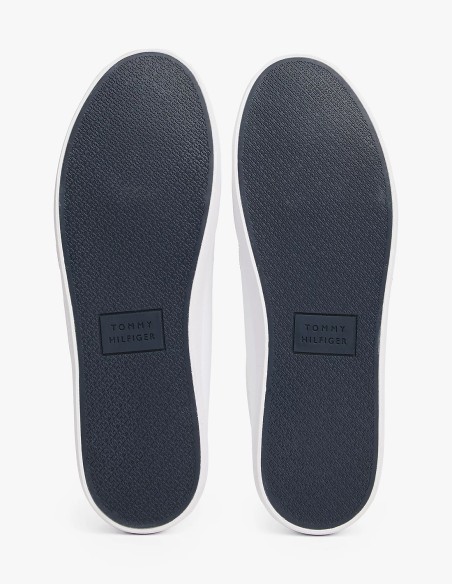 Tommy Hilfiger FM05398-YBS baskets basses en toile blanche - Hylton.fr