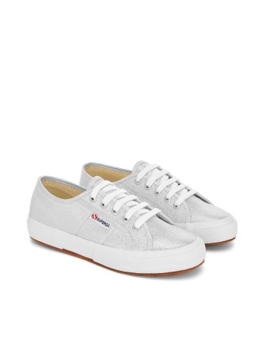Baskets Superga blanches pailletées avec lacets et semelle en caoutchouc