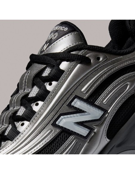 New Balance 1000 Silver Metallic – Sneakers homme futuriste en mesh et simili métal
