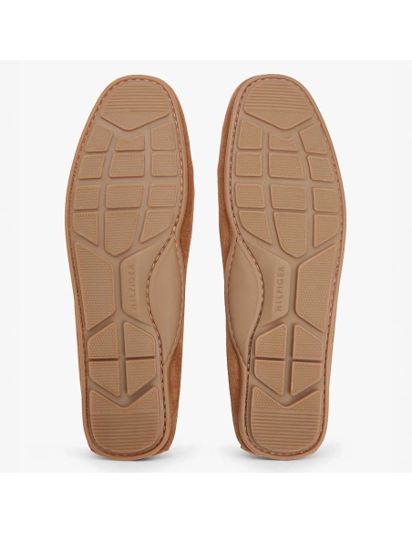 Mocassins Homme Suède Marron Tommy Hilfiger FM05789-GVQ – Élégance Décontractée