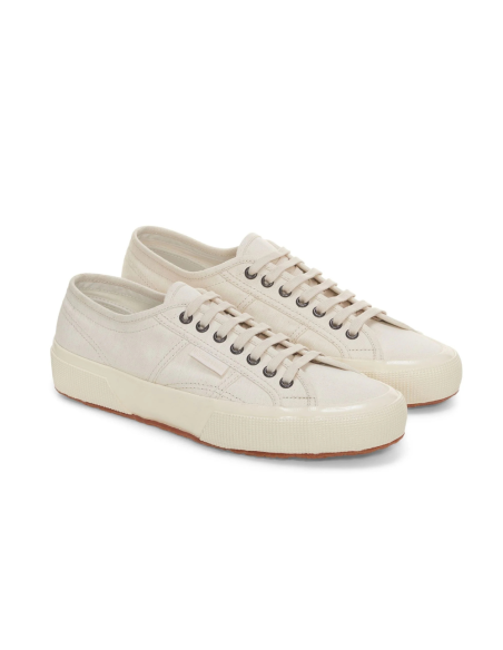 Sneakers Superga 2750 écru homme toile casual intemporel chic