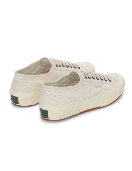 Sneakers Superga 2750 écru homme toile casual intemporel chic