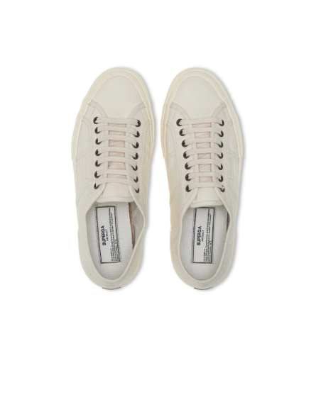 Sneakers Superga 2750 écru homme toile casual intemporel chic